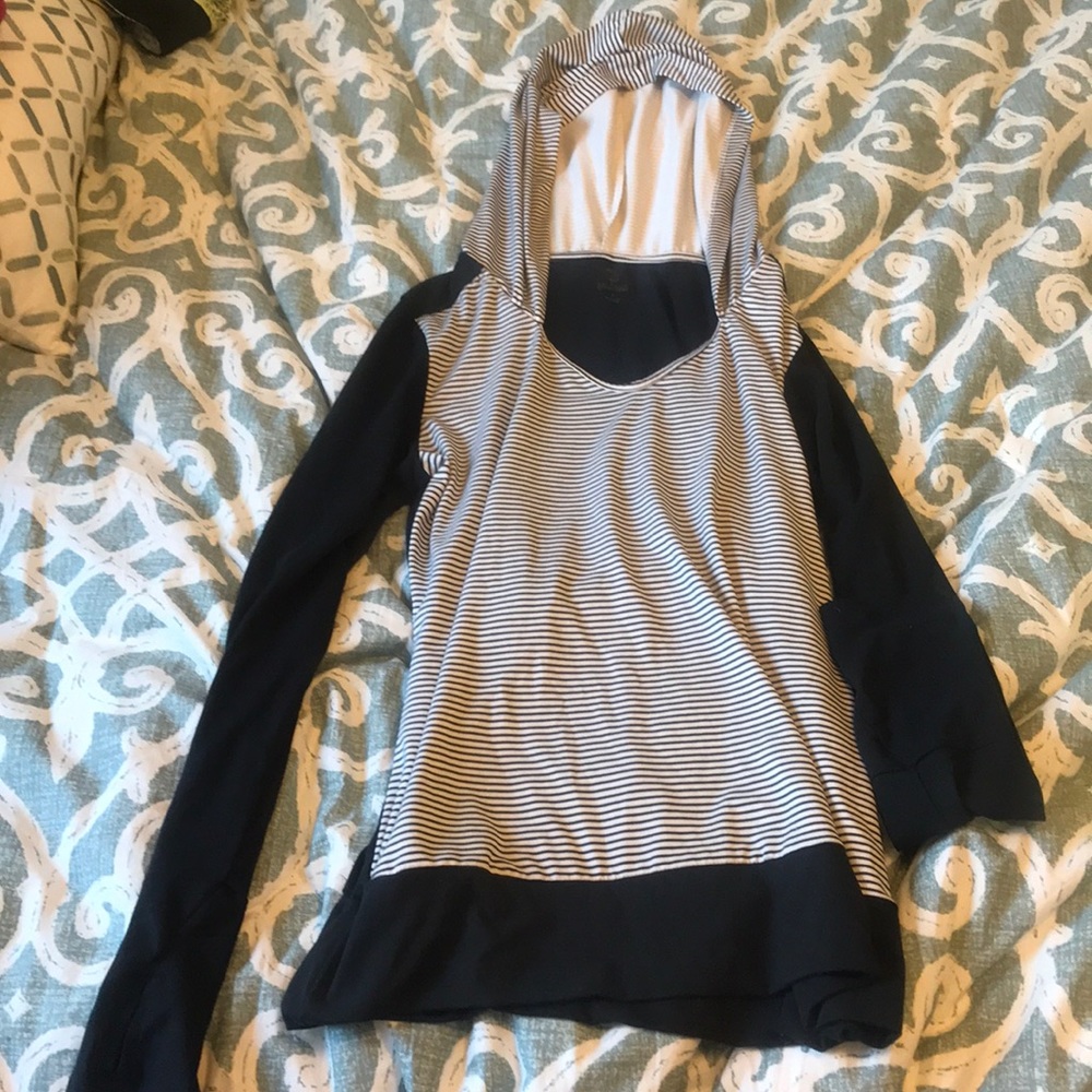 Light weight pull over